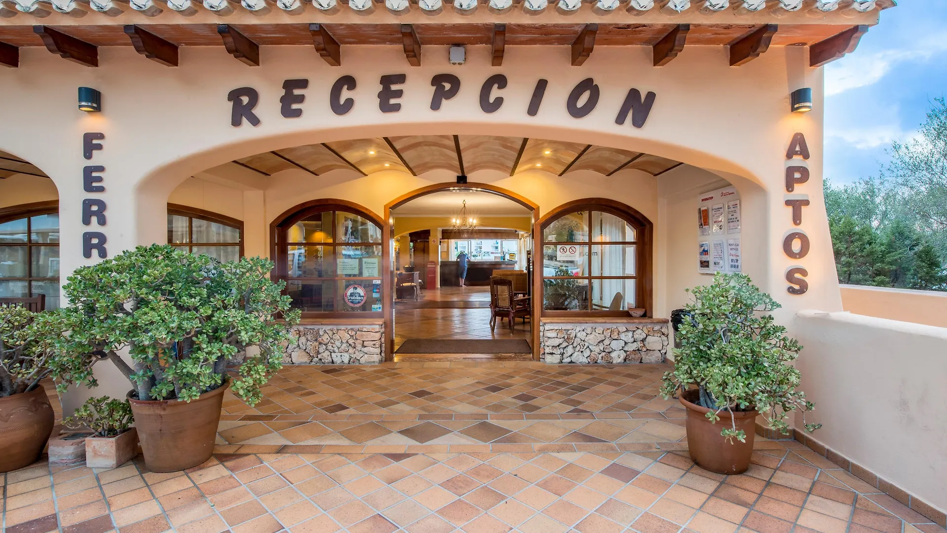 Playa Ferrera Hotel Cala Ferrera